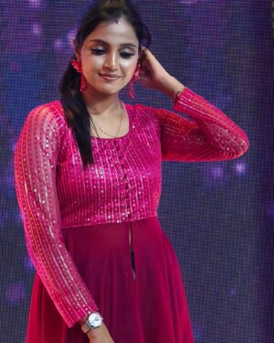 Vaishali Thaniga Instagram - Pink vibe 🌸💖 
did you watch our performance today in mr & Mrs chinnathirai ? Comment below 👇🏻 about parking episode 

Outfit @chitras_fashion_studio 🫰🏻
Makeup #myself 🫰🏻