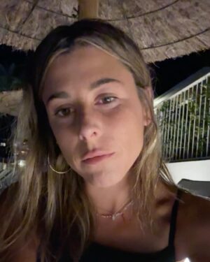 Valeria Ros Instagram - Se acaba el verano y, no os lo vais a creer, pero he desconectado 🏝️🐚🍹
Vamos septiembre 🍌JOKES, JOKES, JOKES 🍌