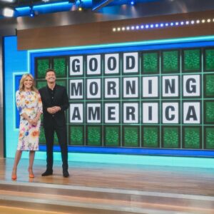Vanna White Instagram - Always great being back in NY🗽 Be sure to tune in to the premiere TONIGHT!