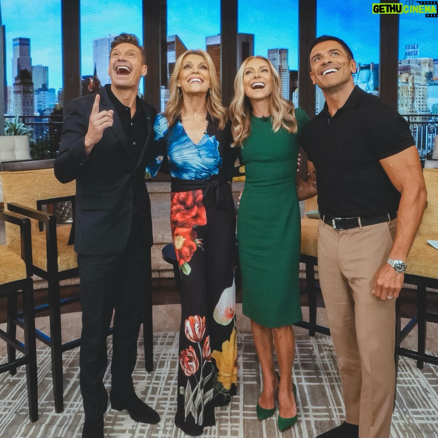 Vanna White - 29.9K Likes - Always great being back in NY🗽 Be sure to tune in to the premiere TONIGHT!