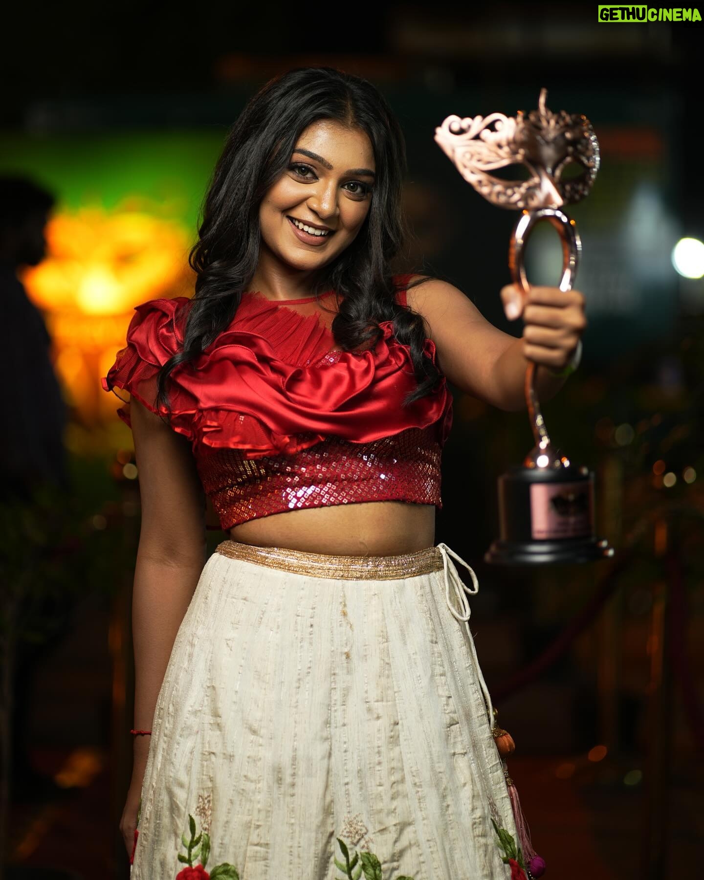 Varshini Suresh - 14.6K Likes - 🏆 Trust the process.!!
Holding my first award from @vijaytelevision , I would like to thank @thaicreations.2023 for this opportunity and @malarvizhi.thai who provided the best lead role called “Abi” in Nee Naan Kadhal.
And the whole credits goes to my godfather /director @mano.rajasundaram for bringing out the authentic “Abi” in me.
Glad to be in frames of @elaiyaraja_dop who films the whole serial in his unique way.
Thank you @akshayapraba you’ve done a great job giving life to voice of Abi! :)
Always grateful to my big sister & Costume Designer @shethala_the_custom_clothier who have been supportive and takes a lot of effort to make pretty costumes for Abi as well as Varshini.
My heartfelt thanks to my friends, family and to my little sister/ the woman behind my success @roshinisureshoffl who have been my backbone no matter what.
Special thanks to all my Abi fans who never fails to encourage my performance, keep supporting! :)
~ Love from Abi & Varshini ❤️
Outfit @d.sign.d
Shot by @gshotz
MUA @bharu_artistry
Hairdo @_city_hairstylist
#vijaytv #neenaankaadhal #varshinisuresh #neenaankadhal #tamilserial #awards #awardshow #myfirstaward #success #motivation #happy #love #viral #vijaytelevision #9thannualvijaytelevisionawards #vijaytelevisionawards #vijaytelevisionserials #vijaytvserial #proudmoment