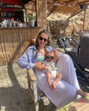 Vasiliki Troufakou Instagram - Tήνος είσαι συ;🏝️ 

#αχακαλοε
#vacay