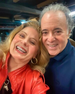 Vera Fischer Instagram - ♥️ Que maravilha assistir a peça “O Que Só Sabemos Juntos” 🎭💙
Reencontrar meu doce e querido Toni Ramos e a deslumbrante @denisefragaoficial !!!
💫🥰🥰💫
Muito talento e criatividade numa perfeita comunhão com a plateia.
💐 Muito lindo!!!
Obrigada por essa noite especial!
👏👏👏👏👏👏
Um excelente sábado pra todos vcs queridos 
Sua sempre 
🦋 Vera
.
#VeraFischerINdica
