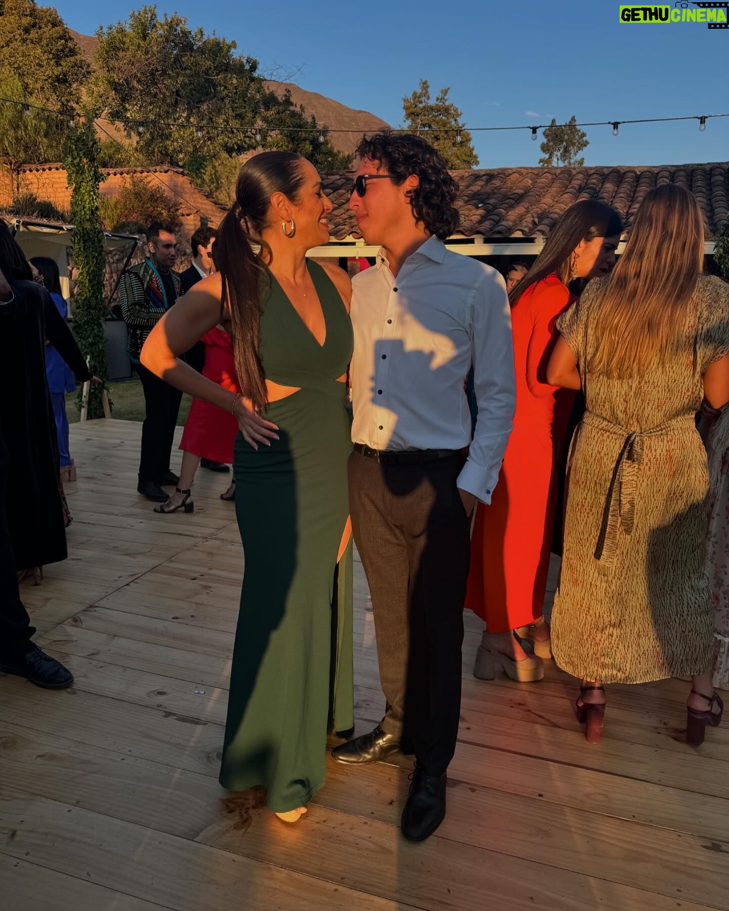 Verónica Álvarez - 8.4K Likes - Agosto 🫶🏼
La última foto representa cómo me va sorprendiendo la vida últimamente 🤣♥️
1. Matri de película de Palito y Fran
2. Lo que va sonando en mi corazón últimamente
3. Que lindo es aprender de ti @vivi_gabel . Clase privada desde Londres!
4. Amigos bonitos, los quiero 🫶🏼
5. Enamorada de dos chicos ♥️
6. Que rico se sintió bailar esta canción
7. De paso por la TV peruana, ya sé cómo se hace un tamal 🤣
8. Dream Team, seguimos creciendo!
9. Las amo mis Vanilla hermosas 🍦🍦🍦
10. Esta descripción te la dejo a ti 🤣