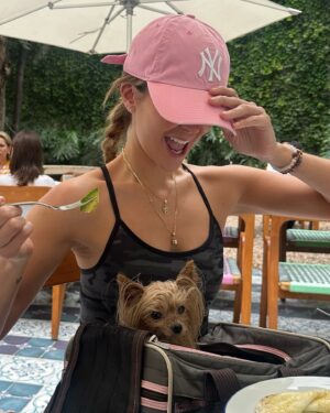 Verónica Montes Instagram - SAN MIGUEL 🇲🇽❤️SIEMPRE ES UNA BUENA IDEA!! 

#aqualover #veronicamontes #viajar #liveaquasanmiguel #sanmigueldeallende #sanmiguel #mexico
