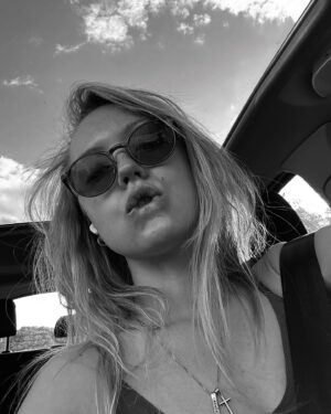 Victoria Agalakova Instagram - лето смениться стремится