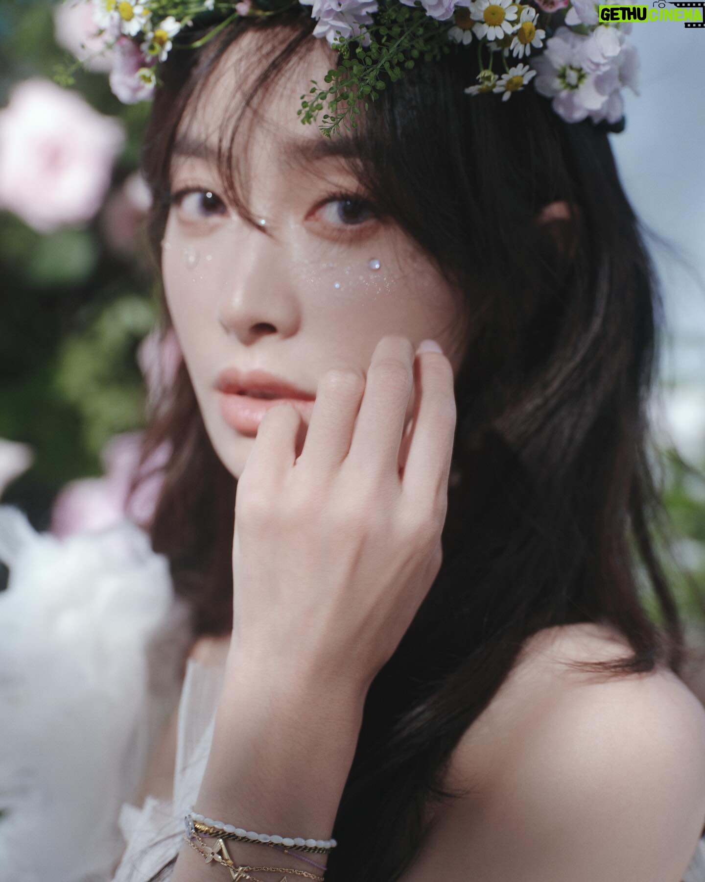 Victoria Song - 159K Likes - 15周年~快乐🎉f(x)
해피 15주년~