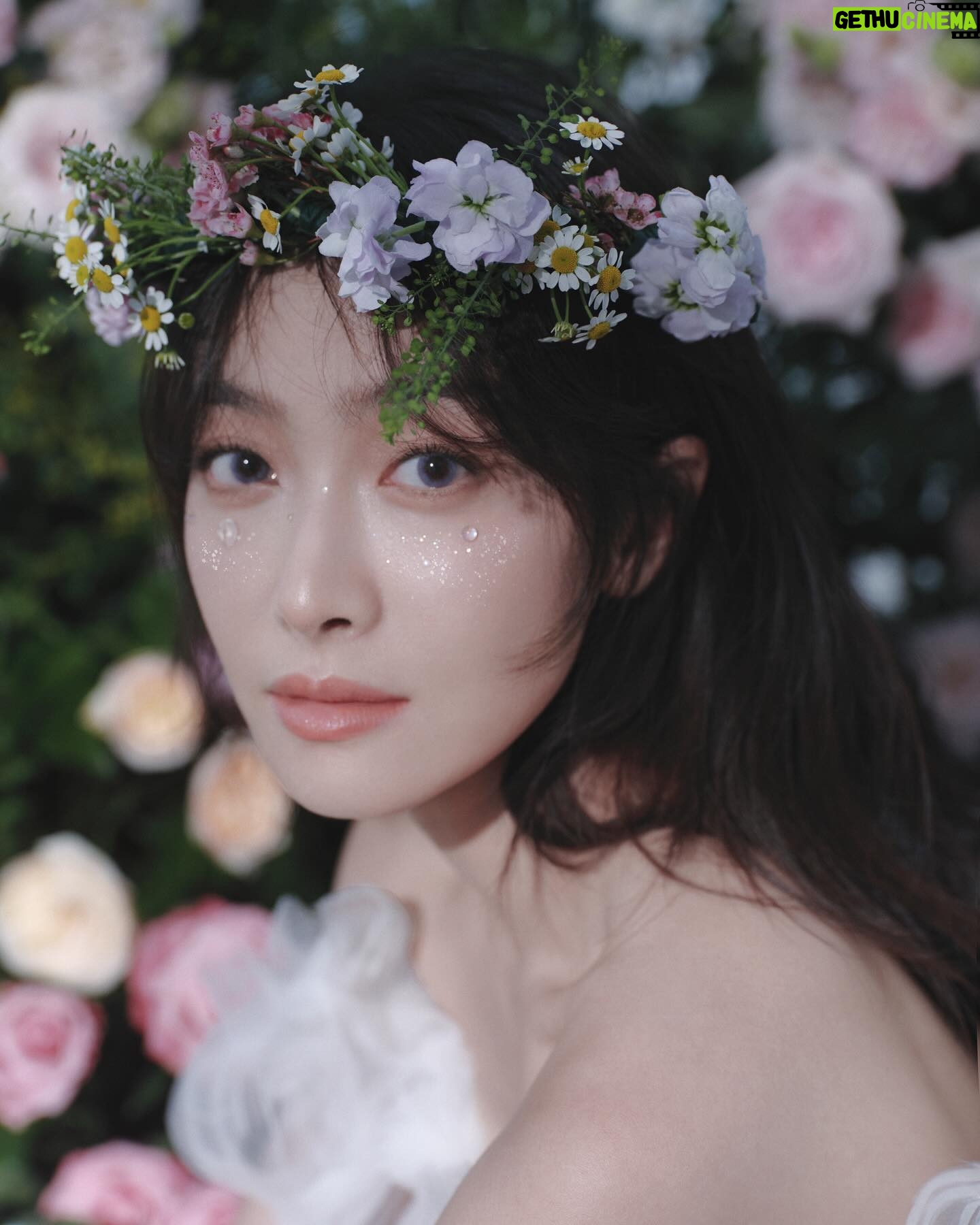 Victoria Song - 159K Likes - 15周年~快乐🎉f(x)
해피 15주년~