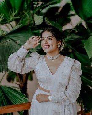 Vidhya Vijayakumar Instagram - Grow through what you go through 🌸

#fashion #instagram #onam #instagood #styling #indianattire