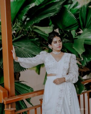 Vidhya Vijayakumar Instagram - Grow through what you go through 🌸

#fashion #instagram #onam #instagood #styling #indianattire