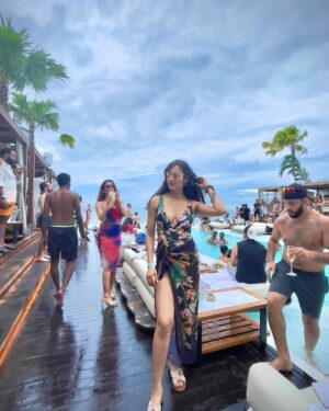 Vidisha Instagram - Be more of you and less of them .
.
.
#beingmyself #vibes #positivity #vidisha #vidishasrivastava #love #vacaymode #wanderer #faraway