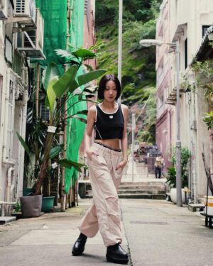 Vincy Chan Instagram - Busy setting up some new vibes today 🤍🏡
Have a happy Sunday everyone 😘