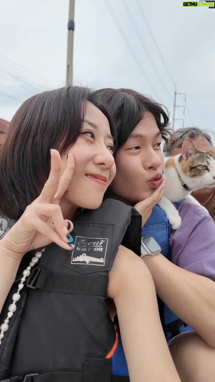 Vincy Chan - 1.6K Likes - 同閨蜜去旅行你地鐘意好有plan迫爆schedule定係隨性即興?
我就比較隨性即興d,最多都係前一晚諗定🫢
話說如果你地想去哩度坐貓貓船 #SiYaekHuatakheCafeandGuesthouse 真係最好預先book定🤣因為我地真係即興去博一搏,好好彩有位。唔係嘅話只能坐喺Cafe遠處觀望la😁❤️
#kayakwithcats #bangkok