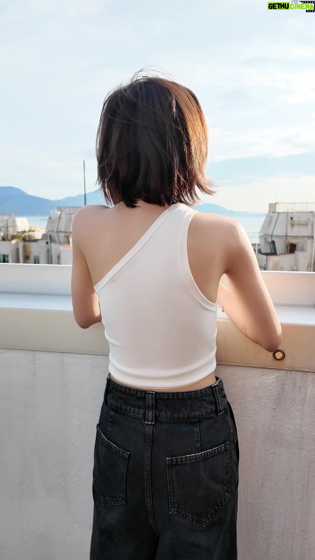 Vincy Chan - 1.6K Likes - 咁熱一齊降下温la❄️
#放假唔化妝所以只能做 #影後🫢
#花無雪 #飄雪