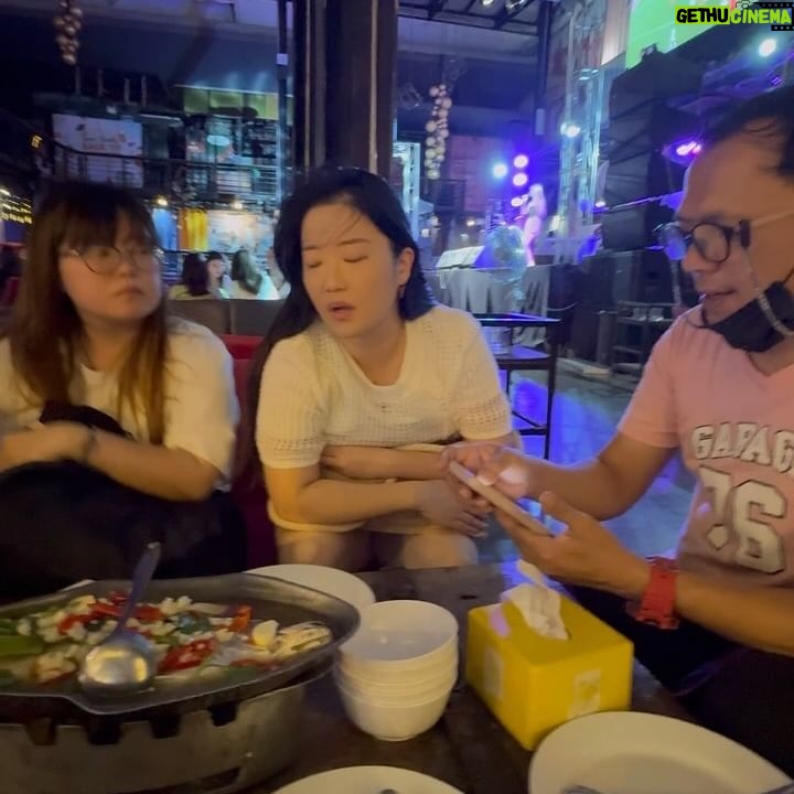 Vincy Chan - 1.4K Likes - Such a random trip 所以post d random嘅相😬
出trip真係一個好好嘅機會去互相認識
雖然Funia成日口不對心,但係總括嚟講成個trip係好熱血(傾偈傾到凌晨五點之後仲有兩個傾通宵😂)同埋好歡樂嘅✌🏻
Pic 1 : 自行配對白
Pic 4: 雖然我都好興奮,但係要學習1秒變臉
Pic 5: twins (越嚟越似樣)互相傷害中
Pic 6: Green Apple tea ?
Pic 9: 太興奮,盡咗力