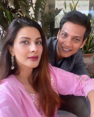 Vivana Singh Instagram - Bhai aur behen donno takkat hain yeah meri 🧿🙏🏻♥️

Shukrana Guruji 🧿🙏🏻♥️
last photo ( HAPPY RAKSHABANDAN
 TO MY MAMAJI FROM MUMMY ♥️🧿🙏🏻) 

#instagood #instagram #instalike #insta #rakhi #rakshabandhan #bhai #behen #purebond #of #love #care #🧿 #gratitude #🙏🏻