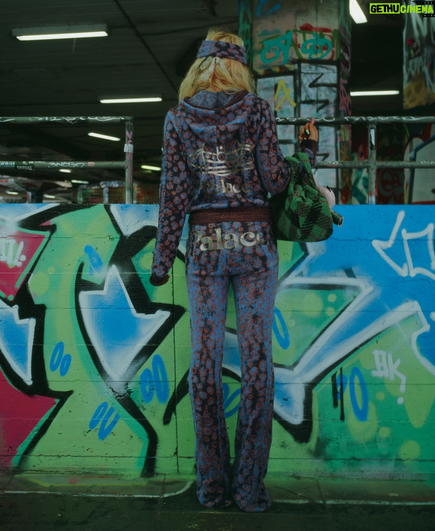 Vivienne Westwood - 56.3K Likes - __________
PALACE VIVIENNE WESTWOOD
LAUNCHING FRIDAY SEPTEMBER 6
AVAILABLE AT SELECT VIVIENNE WESTWOOD STORES
AND PALACE ONLINE & IN-STORE
CHECK WEBSITE FOR DETAILS
SHOT BY SHOICHI AOKI @aoki_street.1985