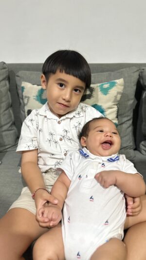 Westny Dj Instagram - Bagi yg ngomel aku ga angkat telfon.. lelet bales whatsapp.. kerjaan pending.. susah diajak nongkrong hangout..
Berikut yahh penjelasannya di video😬 
My life as A Mom dailynya🤪💪🏼..
Hilang Hobby, Rusak Badan, Rusak Jam tidur.. tapi super Happy ngurus keluarga❤️

#lifeasamom #momlife #ibu #mom #jobdesk #dailyroutine #rutinitas #hidupsebagaiibu #daily #life #family #priority #hidup #love