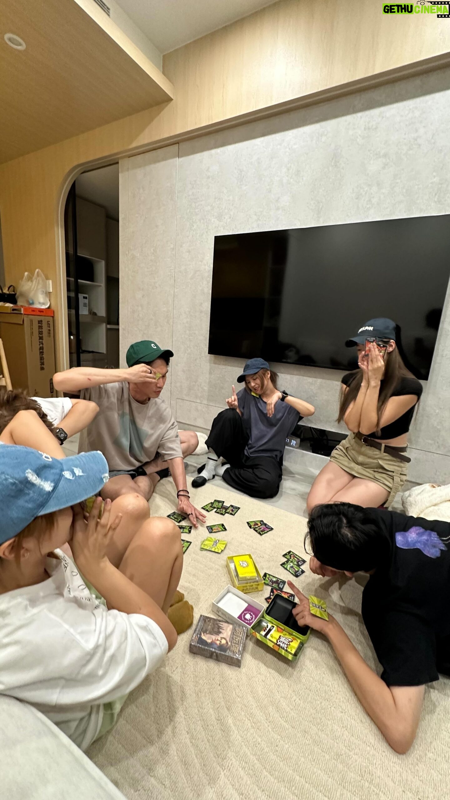 Windie Chang - 3.4K Likes - 開箱桌遊「搞笑瑜伽」
隔天玩完全身痠痛🤣