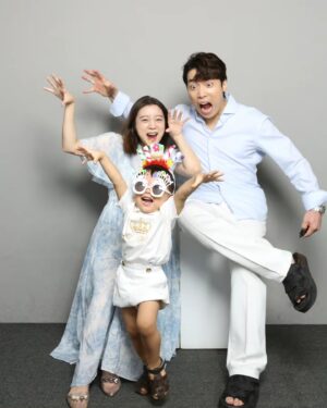 Woo Hye-rim Instagram - Happy birthday @wg_lim ❤️
※ 신시우 사진 좀 찍을 줄 암 (아이템 본인이 선택)

#가족 #family