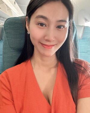 Xenia Chong Instagram - 🧡🧡🧡
美好的9月份開始了✈️
工作順利🙏🏻
滿滿感恩🫶🏻
#xeniachong 
#hkig #hkactor
#followme #莊韻澄 
#loveisintheair