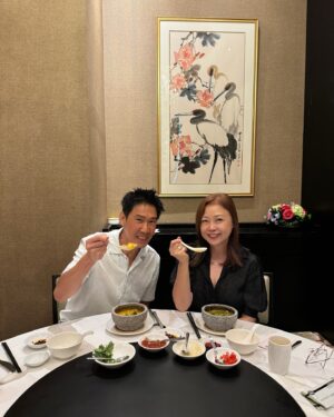 Xiang Yun Instagram - 吃吃喝喝，放个小假。
#staycation 
Special thanks to @parkregisbyprincesingapore @tunglokgroup