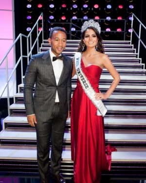 Ximena Navarrete Instagram - Hace 14 años esto pasaba y mi corazón explota de felicidad de recordar un año más este día tan especial en mi vida. Gracias a todos los que me siguen desde esos tiempos y recuerdan conmigo este momento. 🇲🇽 un 23 de agosto de 2010 ♾️♥️ #MissUniverse