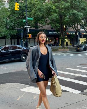 Yael Shelbia Instagram - Red lips always win 💋