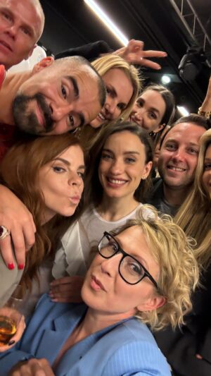 Yana Churikova Instagram - 20 лет «Фабрике звёзд – 5»! Спасибо @victoriadaineko за то, что смогла организовать эту встречу выпускников, да еще и в день, когда 20 лет назад состоялся концерт-запуск их фабричного сезона 😇! 

♥️ Ну что, олды, кого узнали из любимок?