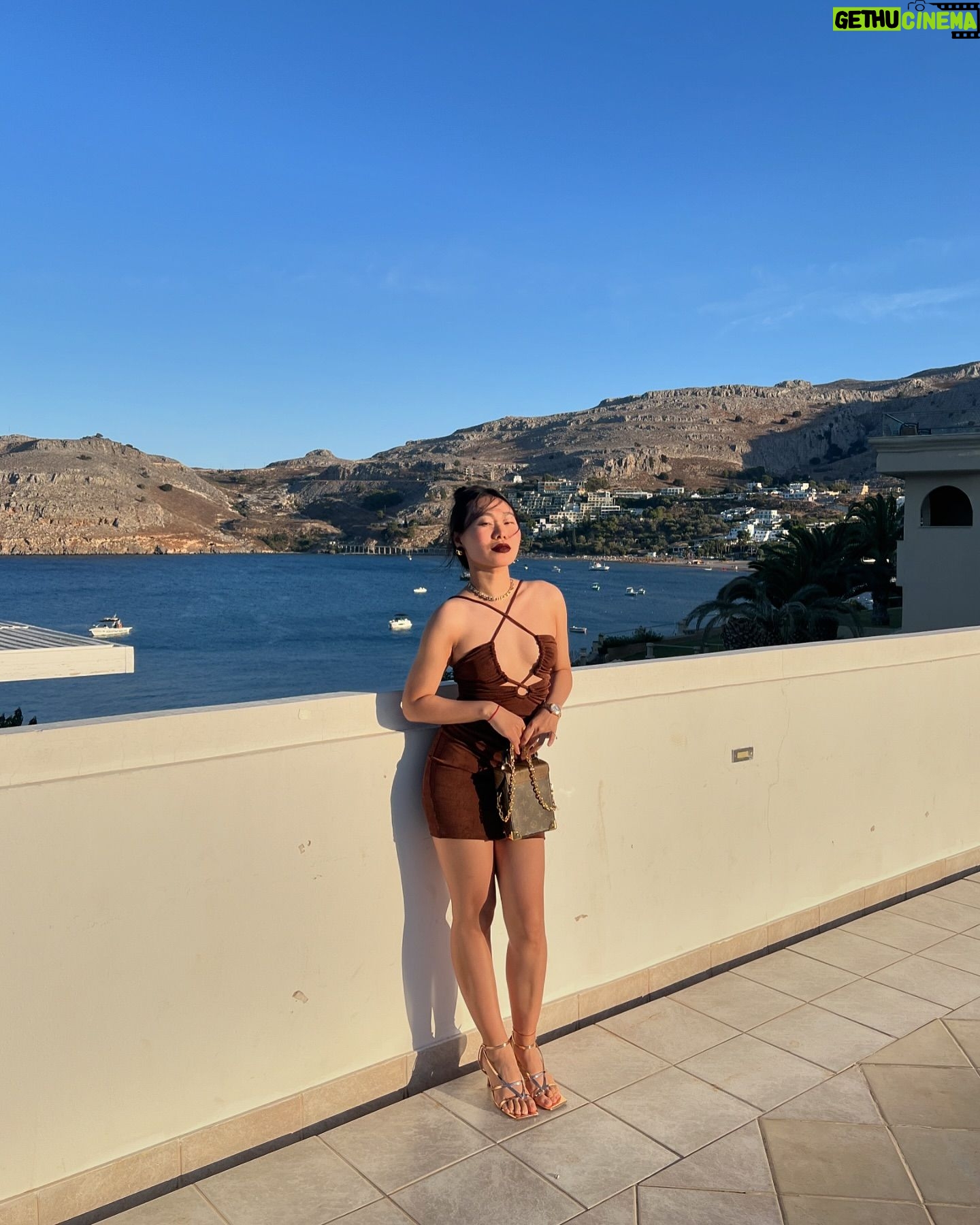 Yang Ge - 11.5K Likes - No filters 🍑 Marius is my best photographer 🥰
