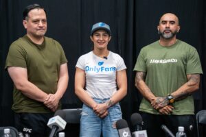 Yazmin Jauregui Instagram - Conferencia de prensa @yasminjitsu en Noche UFC 🇲🇽

•

#EntramGym #ArtesMarcialesMixtas #UFC #NocheUFC