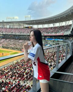 Actress Yeoreum HD Instagram Photos and Wallpapers September 2024