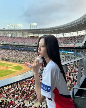 Yeoreum Instagram - ⚾️오늘의 승리요정❤️