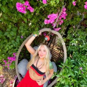 Actress Yonca Evcimik HD Photos and Wallpapers September 2024