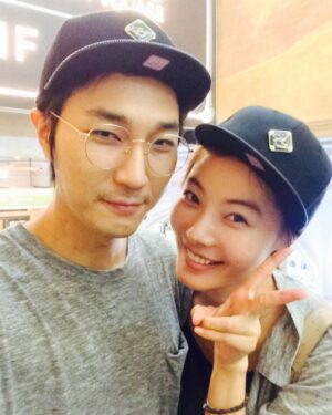 Yoon Soy Instagram - 10년이란 시간동안 함께했습니다..
인생에서 의미있는 가치가 무엇인지..무한한 믿음이 무엇인지..
알게해준 단하나의 소중한 인연..
내 베프이자 동료이자 사랑하는 남편..
사랑합니다..
#10주년#사랑#가족#남편#친구에서연인으로#연인에서부부로
#부부에서부모로#일상속특별함