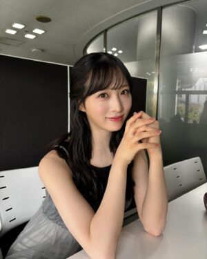 Yui Oguri Instagram - じーっ。👀