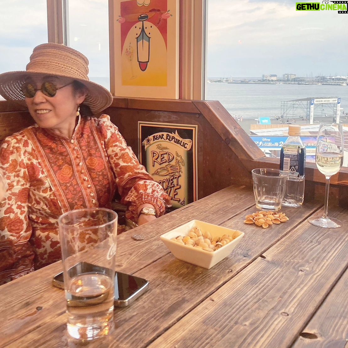 Yumi Matsutoya - 22.8K Likes - ジョニオさんと龍平さんと乾杯@江ノ島