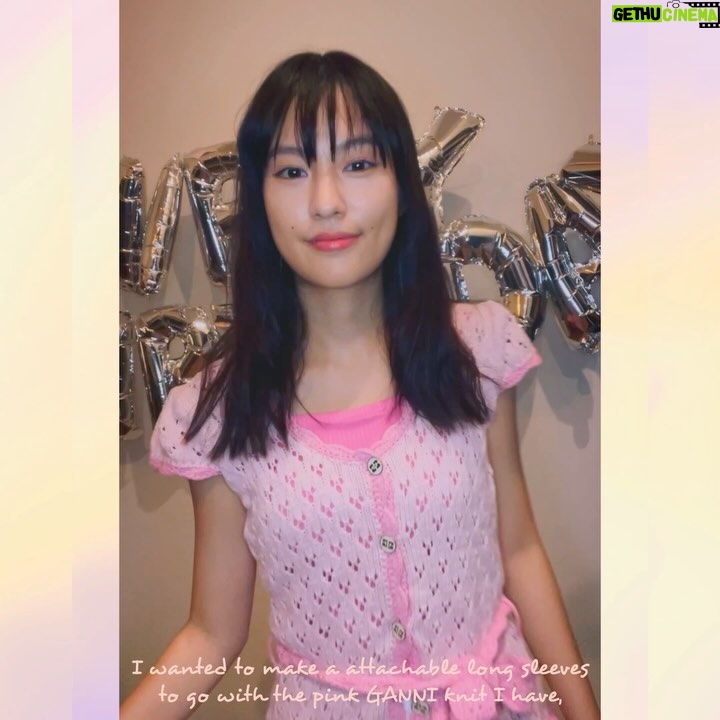 Yuri Tsunematsu - 14.3K Likes - 🎀⭒₊ ⊹₊🎀
9月生まれの方!
お誕生日おめでとうございます✨
皆さんにとって素敵な一年になりますように!!
今月の #ツネからの誕生日動画 は…!
最近編んだ服でお祝いさせて頂きました💁🏻♀️💞
何年か前に買った @ganni のピンクニット。
寒い日にも着られるように長袖を付けたくて
今回編んでみました🧶
付け長袖だから、Tシャツとかシンプルな服にも合わせる事が出来る。冷房よけにもなる、優秀…✨🙆🏻♀️✨
次は何を編もうかな〜
とにかく早く涼しくなってほしい…🍁🍂
#yuritunes #恒私服