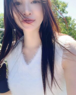 Yuu Tejima Instagram - 🌈

朝活最高な日☀️

アイコンにもした良い風なびき写真🍀

@apuweiser_official のふわもこトップスお気に入り❤︎

#朝活　#お散歩　#晴れ