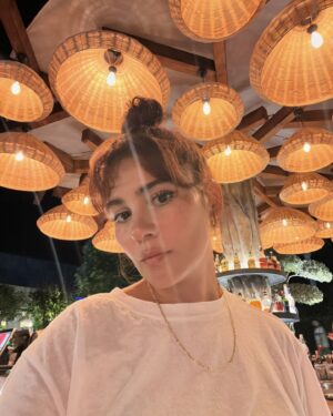 Zeynep Çamcı Instagram - 🍋 👸🏻