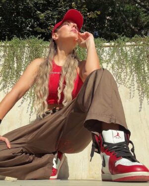 Zeynep Koltuk Instagram - Bir takım artistik pozlar😅😅😅