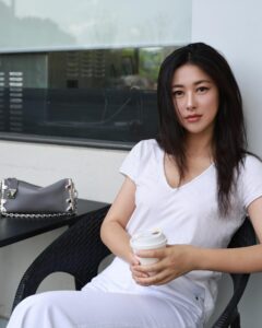 Actress Zhu Zhu HD Instagram Photos and Wallpapers August 2024