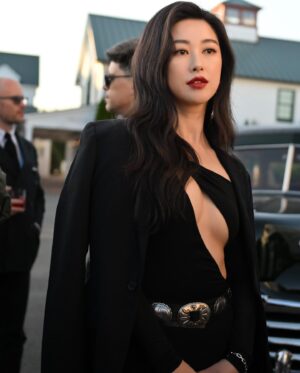 Zhu Zhu Instagram - I heard not many people can survive the lens of Getty images, how did I do 😜 @ralphlauren fashion show #newyorkfashionweek