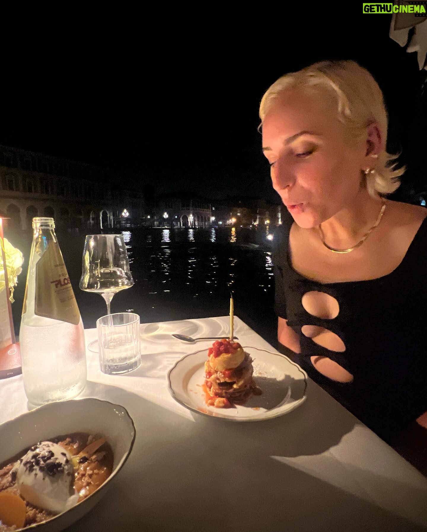 Zoe Lister-Jones - 7.8K Likes - Had the most wonderful birthday in the most wonderful city with the most wonderful person. Feeling very grateful ❤️