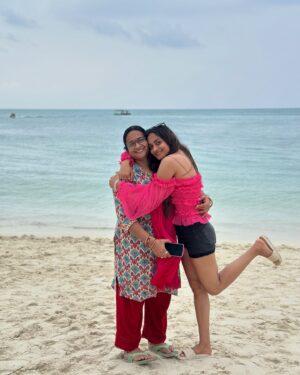 sree priya Instagram - Happiest birthday Amma ♥️😘 

Can’t imagine my life without you , it’s all bcoz of you for wat iam today .. thnx for always being strong by my side no matter what .. proud of you Amma 🫂 thnx for choosing me as ur daughter #Luckyme 🥰 i love you mommy jaan 🫶
