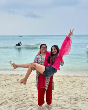 sree priya Instagram - Happiest birthday Amma ♥️😘 

Can’t imagine my life without you , it’s all bcoz of you for wat iam today .. thnx for always being strong by my side no matter what .. proud of you Amma 🫂 thnx for choosing me as ur daughter #Luckyme 🥰 i love you mommy jaan 🫶