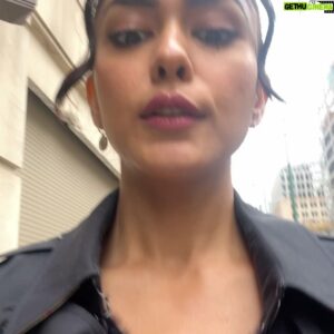 Actress Mrunal Thakur HD Photos and Wallpapers December 2024