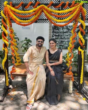 VJ Akshaya Instagram - Aswath ❤️ Kanmani Kalyanam 

Pc : @mirchi_dq @karthi.actor @vimal_skyfish 
Hip belt : @tamohara_house_of_designs 
Hairstyle by : @sujitha_mua 

#vjakshaya #aswathinkanmani #wedding