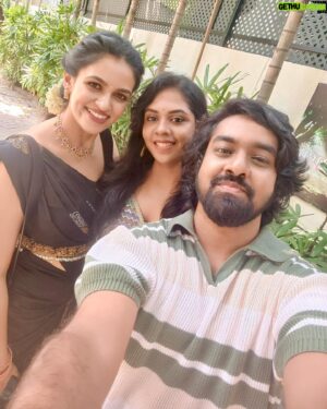 VJ Akshaya Instagram - Aswath ❤️ Kanmani Kalyanam 

Pc : @mirchi_dq @karthi.actor @vimal_skyfish 
Hip belt : @tamohara_house_of_designs 
Hairstyle by : @sujitha_mua 

#vjakshaya #aswathinkanmani #wedding
