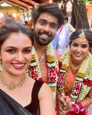 VJ Akshaya Instagram - Aswath ❤️ Kanmani Kalyanam 

Pc : @mirchi_dq @karthi.actor @vimal_skyfish 
Hip belt : @tamohara_house_of_designs 
Hairstyle by : @sujitha_mua 

#vjakshaya #aswathinkanmani #wedding